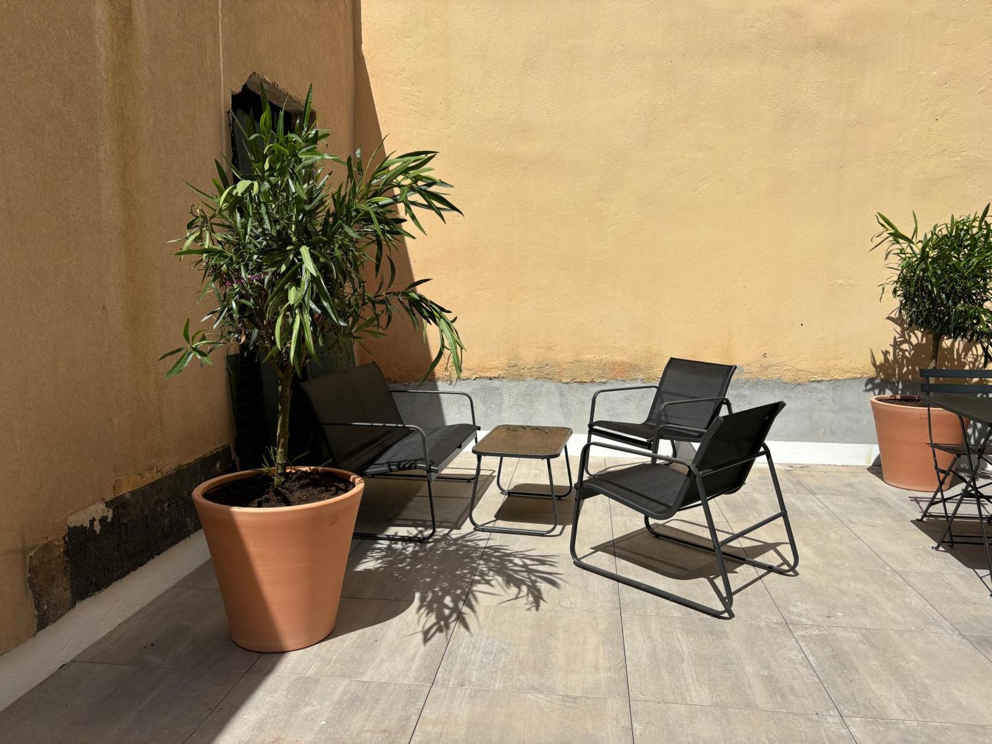 Studio Spacieux Avec Patio En Centre Ville Cavalaire-sur-Mer Exteriör bild