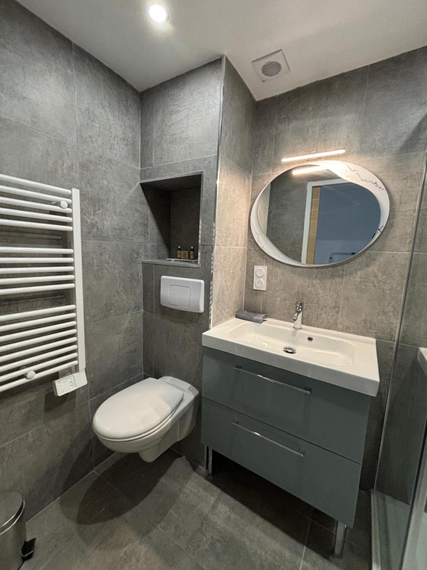 Studio Spacieux Avec Patio En Centre Ville Cavalaire-sur-Mer Exteriör bild
