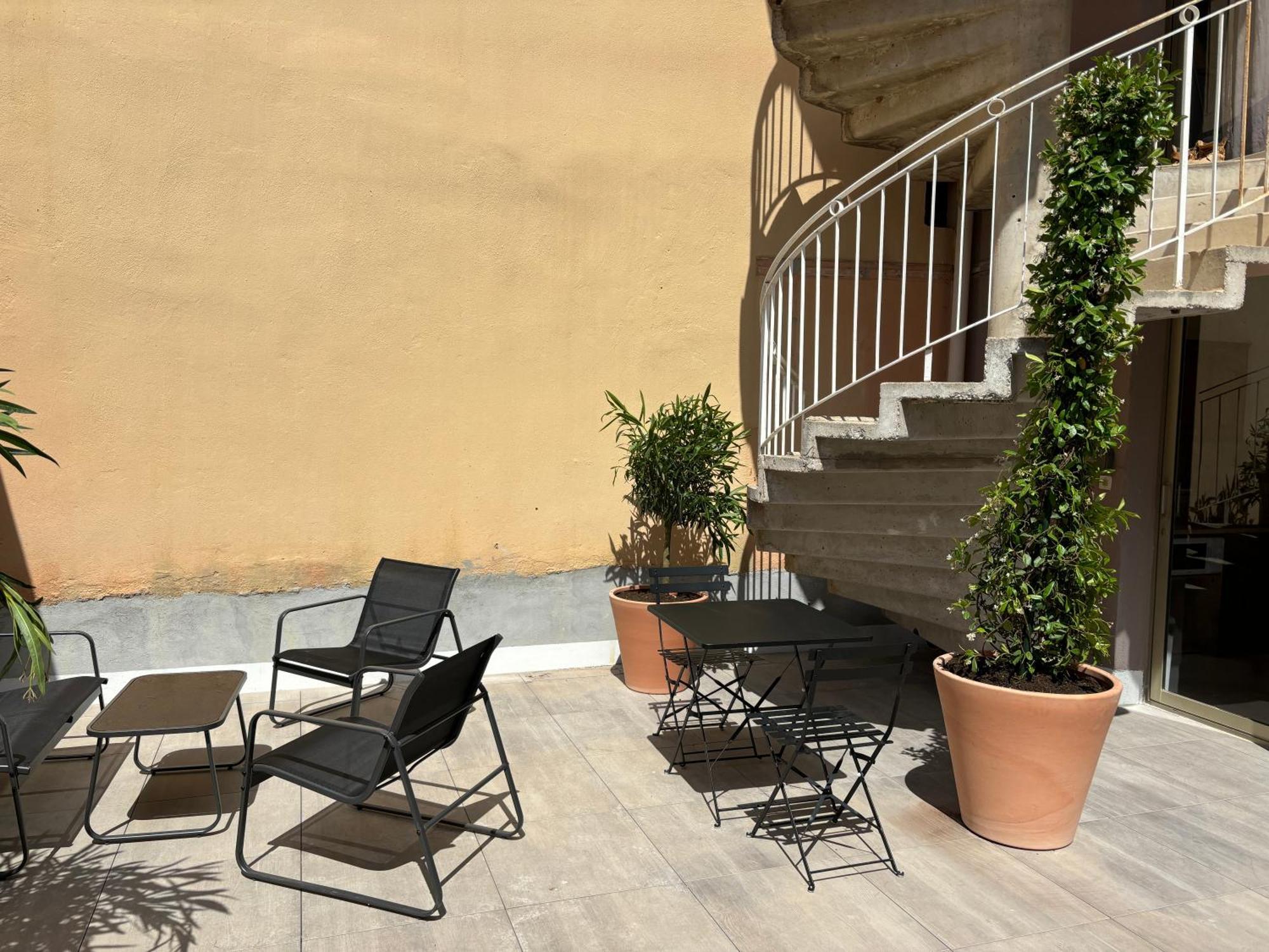 Studio Spacieux Avec Patio En Centre Ville Cavalaire-sur-Mer Exteriör bild