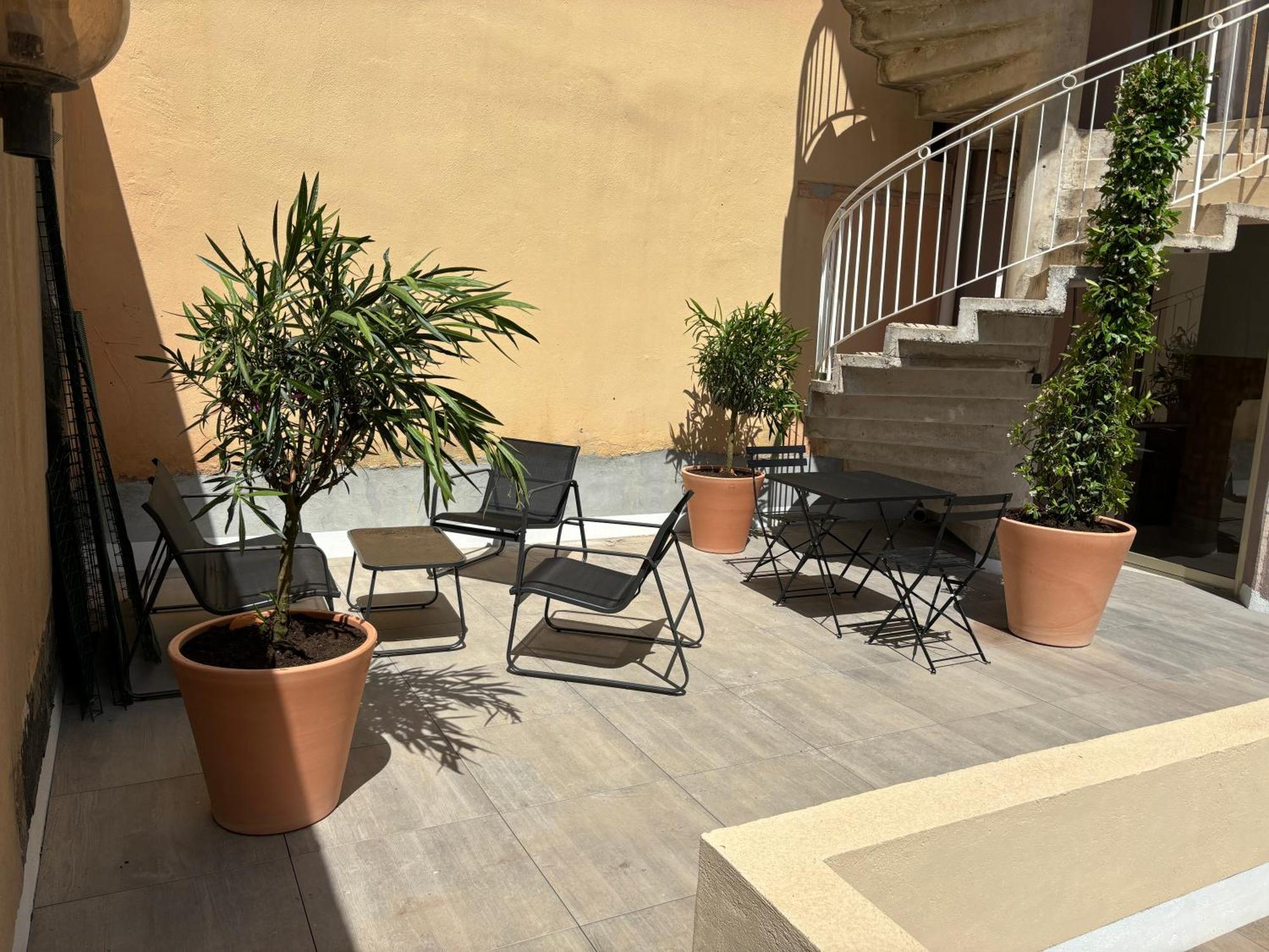 Studio Spacieux Avec Patio En Centre Ville Cavalaire-sur-Mer Exteriör bild